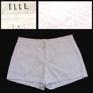 ELLE Embroidered Floral Daisies White Shorts | EUC